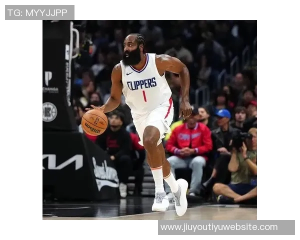 小卡末节狂砍19分展现决心与能量传递强烈信号 小卡末节狂砍19分展现决心与能量传递强烈信号