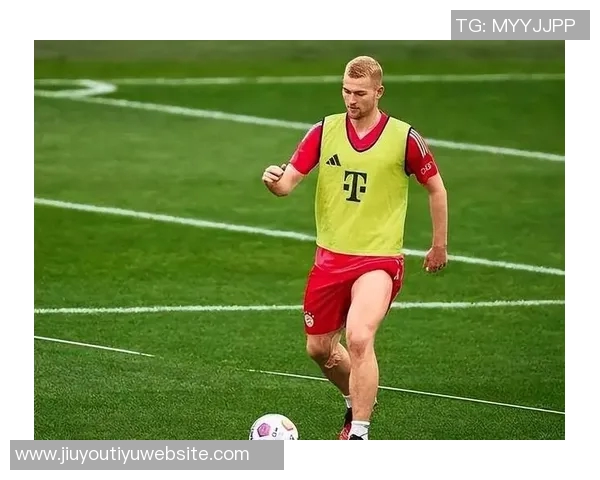 德里赫特谈防守体系适应性三中卫战术逐渐熟练掌握 德里赫特谈防守体系适应性三中卫战术逐渐熟练掌握