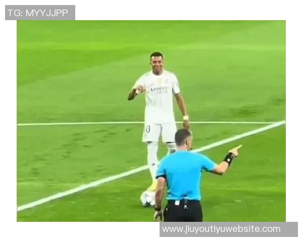 姆巴佩因裁判第98分钟吹哨不满上前理论遭黄牌处罚引发争议 姆巴佩因裁判第98分钟吹哨不满上前理论遭黄牌处罚引发争议