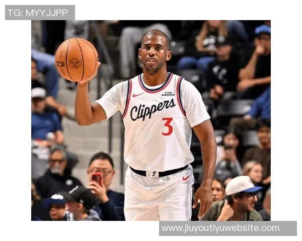 曾经的船长保罗回归首战表现平平仅得4分并送出4次助攻