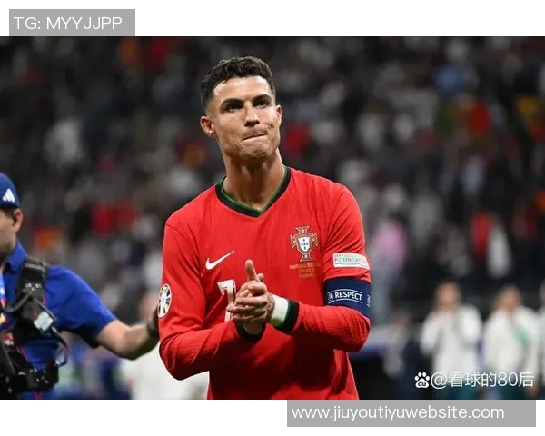 B席庆祝欧冠百场里程碑成为葡萄牙历史第四位达成者